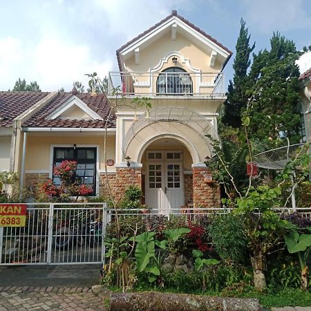 Villa Kota Bunga Cipanas 3 Kamar Baru Renovasi Full Wifi Cikundul Esterno foto