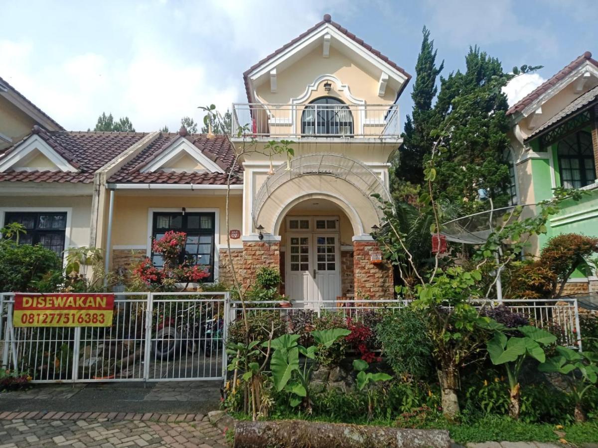 Villa Kota Bunga Cipanas 3 Kamar Baru Renovasi Full Wifi Cikundul Esterno foto